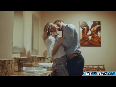 ❤️ 當一個豐滿的金發女郎在公共廁所引誘你時 ❤ 肛色情 在 zh-tw.sexvideosex.top ❤